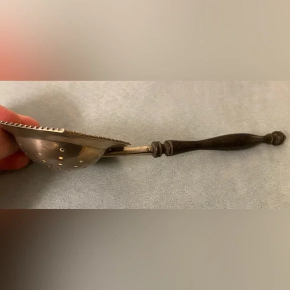 ANTIQUE STERLING TEA STRAINER with WOODEN HANDLE - Picture 6 of 13